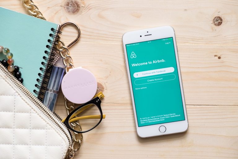 Everything You Need to Know About How Airbnb Works for Hosts Q4Launch