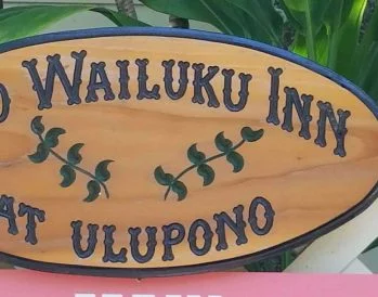 Old Wailuku Inn Sign
